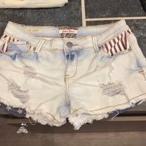 Hot kiss Jean shorts